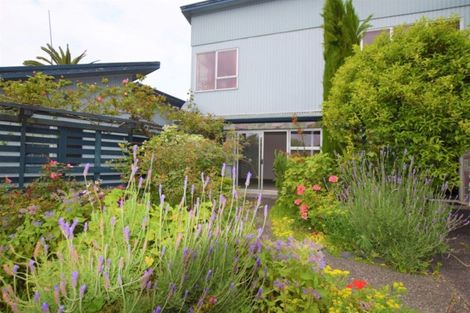 Photo of property in 19a Cleve Road, Green Bay, Auckland, 0604