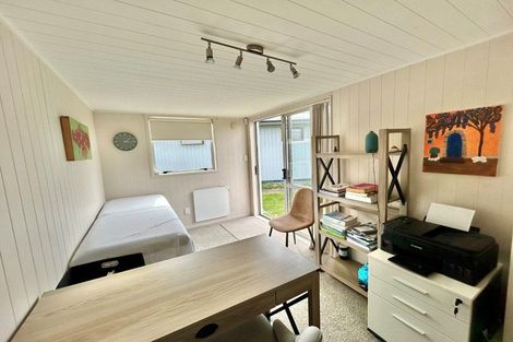 Photo of property in 8 Clement Place, Greenmeadows, Napier, 4112