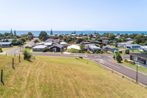 Photo of property in 6 Ross Place, Whiritoa, Whangamata, 3691