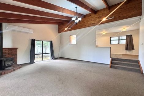 Photo of property in 4 Resolute Way, Papakura, 2110