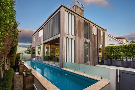 Photo of property in 21 Ocean View Road, Milford, Auckland, 0620