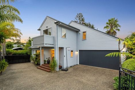 Photo of property in 2/7 Phillip Parade, Forrest Hill, Auckland, 0620