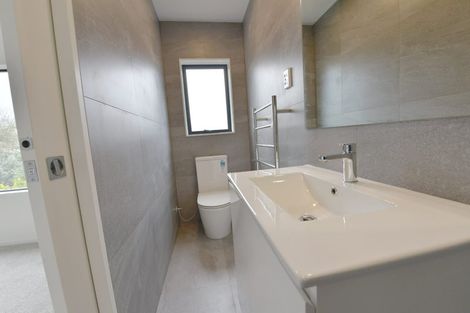 Photo of property in 43c Fitzherbert Avenue, West Harbour, Auckland, 0618