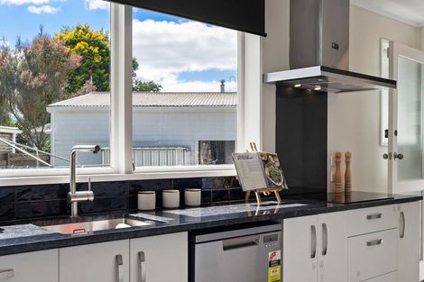 Photo of property in 15 Takanini School Road, Takanini, 2112