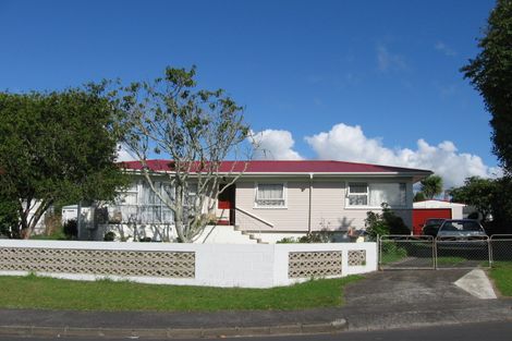 Photo of property in 34 Graham Avenue, Te Atatu Peninsula, Auckland, 0610