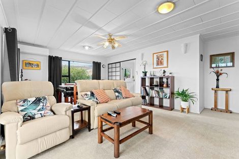 Photo of property in 8a Ladies Mile, Manly, Whangaparaoa, 0930