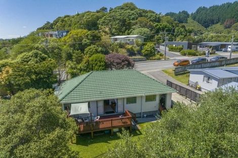 Photo of property in 28 Ruapehu Street, Paraparaumu, 5032
