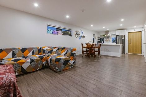 Photo of property in 4337 Great North Road, Glendene, Auckland, 0602