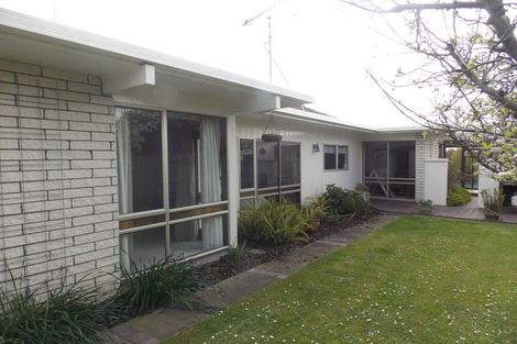 Photo of property in 4 Paradise Place, Milson, Palmerston North, 4414
