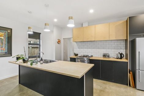 Photo of property in 43a Heretaunga Street, Petone, Lower Hutt, 5012