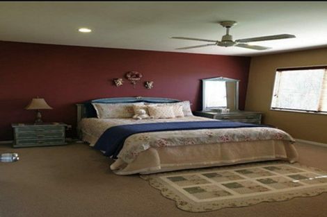 Photo of property in 701a Beach Road, Rothesay Bay, Auckland, 0630