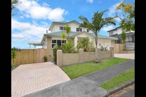 Photo of property in 25 Vermeer Place, West Harbour, Auckland, 0618