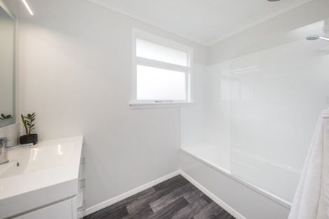 Photo of property in 8 Leigh Place, Awapuni, Palmerston North, 4412