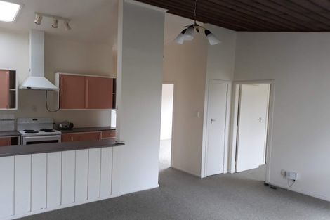 Photo of property in 2 Goddard Grove, Churton Park, Wellington, 6037