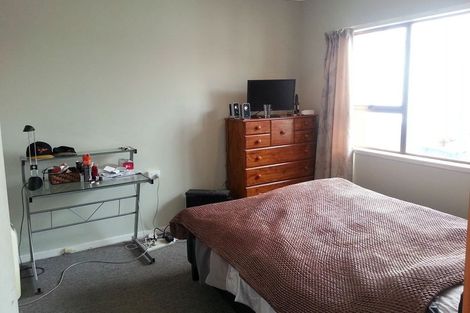 Photo of property in 2/550 Glenfield Road, Glenfield, Auckland, 0629