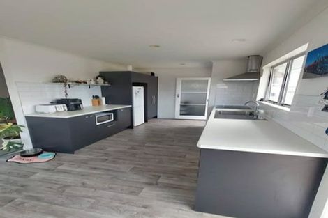 Photo of property in 16 Meeanee Quay, Westshore, Napier, 4110