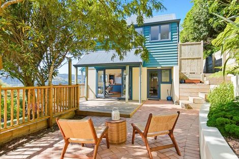 Photo of property in 6a Chastudon Place, Tawa, Wellington, 5028