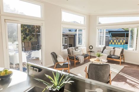 Photo of property in 35 Pukatea Street, Eastbourne, Lower Hutt, 5013