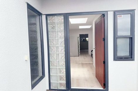 Photo of property in 5 Currey Crescent, Milford, Auckland, 0620