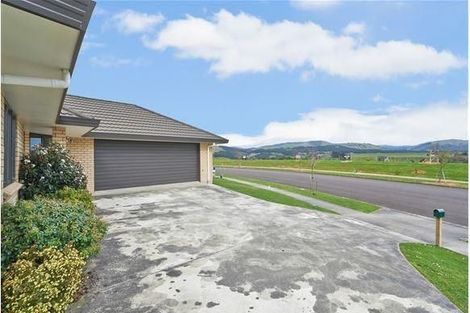 Photo of property in 157 Pacific Drive, Fitzherbert, Palmerston North, 4410