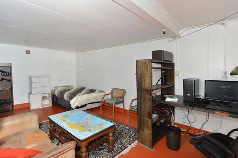 Photo of property in 30 Westview Grove, Miramar, Wellington, 6022