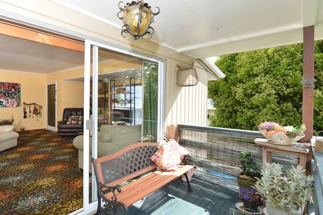 Photo of property in 30 Westview Grove, Miramar, Wellington, 6022