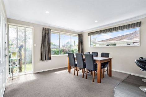 Photo of property in 25 Ambleside Drive, Burnside, Christchurch, 8053