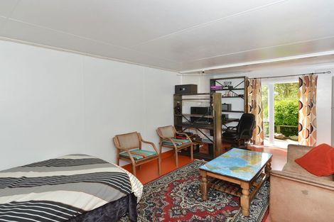 Photo of property in 30 Westview Grove, Miramar, Wellington, 6022