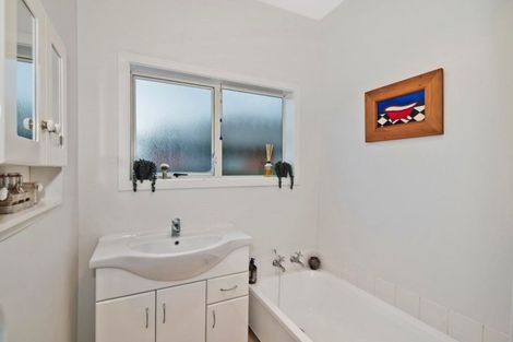 Photo of property in 104 Tilford Street, Woolston, Christchurch, 8062