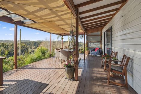 Photo of property in 82 Pinchgut Road, Kaukapakapa, 0873