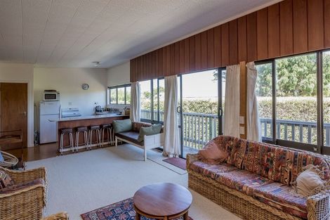Photo of property in 668 Waikawa Beach Road, Waikawa Beach, Manakau, 5573