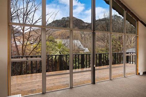 Photo of property in 6 Merioneth Street, Arrowtown, 9302