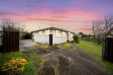 Photo of property in 33 Convair Crescent, Mangere, Auckland, 2022