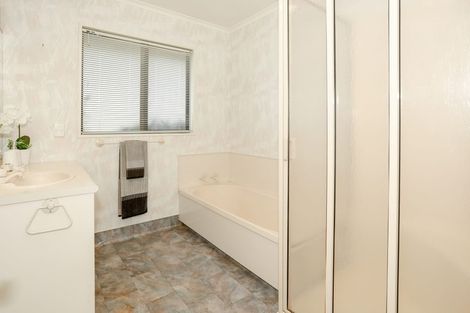 Photo of property in 11 Villa Grove, Ilam, Christchurch, 8041