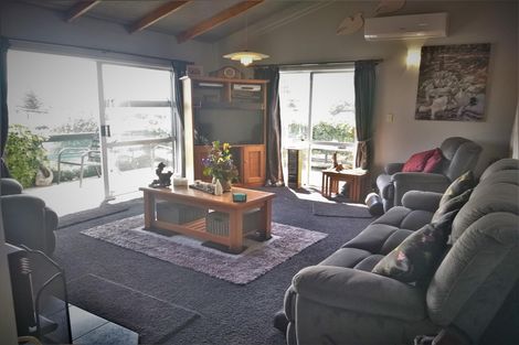 Photo of property in 17 Westside Road, Port Waikato, Tuakau, 2695