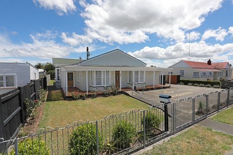 Photo of property in 161 Bridge Street, Bulls, 4818