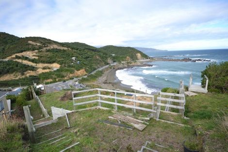 Photo of property in 98b The Esplanade, Houghton Bay, Wellington, 6023