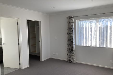 Photo of property in 37 Mettam Drive, Swanson, Auckland, 0614