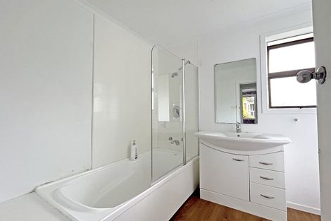 Photo of property in 124 Centennial Avenue, Helensburgh, Dunedin, 9010