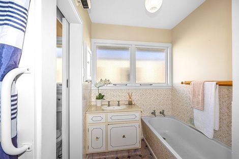 Photo of property in 7 Lombard Place, Avonhead, Christchurch, 8042