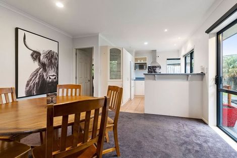 Photo of property in 25 Black Teal Close, Unsworth Heights, Auckland, 0632