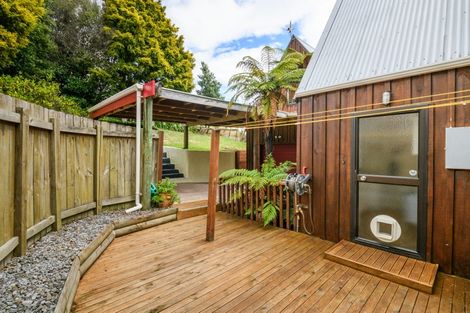 Photo of property in 43 Springdale Grove, Fitzherbert, Palmerston North, 4410