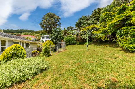 Photo of property in 8 Wilmshurst Place, Tawa, Wellington, 5028