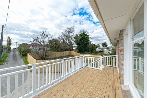 Photo of property in 4 Kelkirk Street, Kelston, Auckland, 0602
