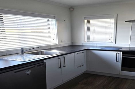 Photo of property in 115 Banks Street, Marfell, New Plymouth, 4310