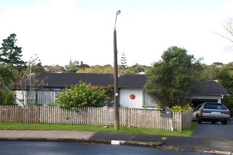 Photo of property in 25 Kayeleen Place, Cockle Bay, Auckland, 2014