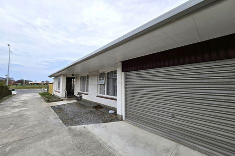 Photo of property in 1/203 Main North Road, Redwood, Christchurch, 8051