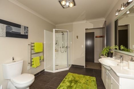 Photo of property in 22 Georgia Grove, Paraparaumu, 5032