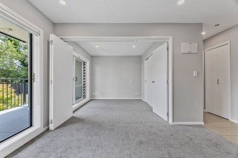 Photo of property in 10a/71 Spencer Road, Oteha, Auckland, 0632