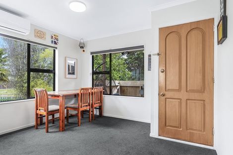 Photo of property in 42 Garland Drive, St Andrews, Hamilton, 3200